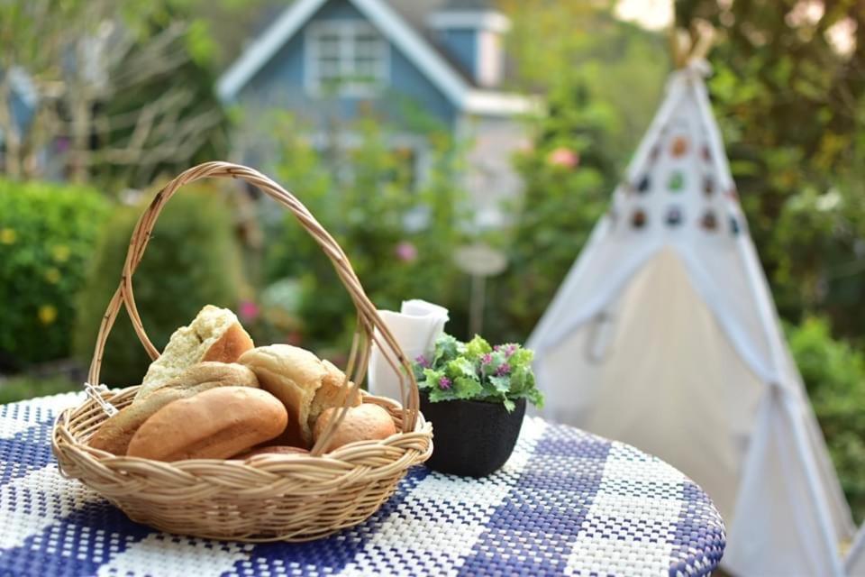 Baan JaoKorKluay Bed & Breakfast Chiang Rai Bagian luar foto